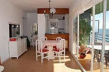 Mediterraneo Апартаменти Нерха